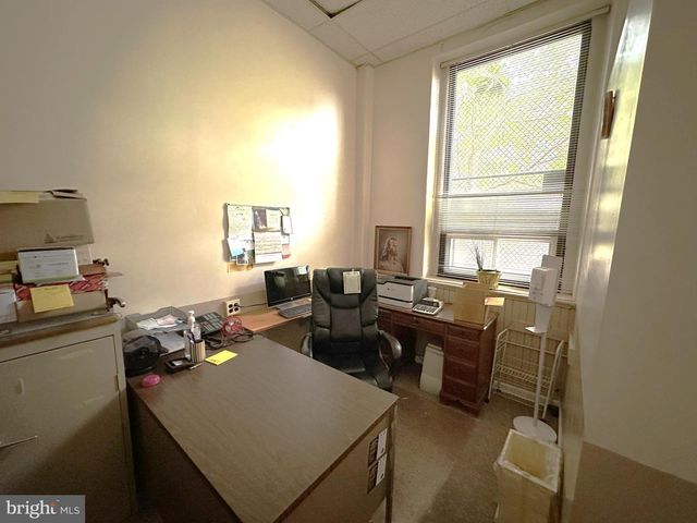 1542 N GILMOR ST, Baltimore, MD 21217