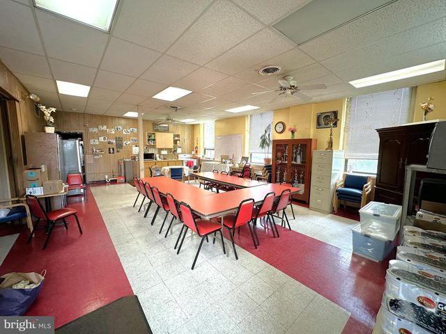 1542 N GILMOR ST, Baltimore, MD 21217