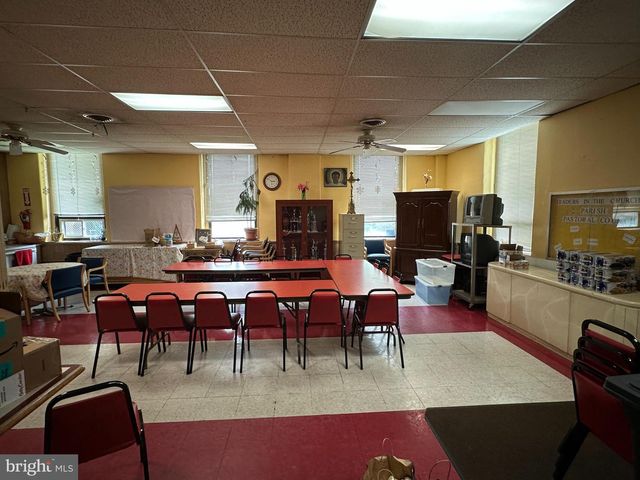 1542 N GILMOR ST, Baltimore, MD 21217