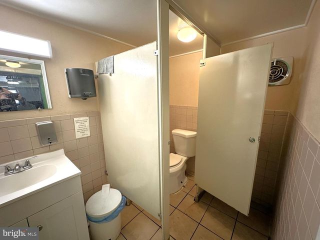 1542 N GILMOR ST, Baltimore, MD 21217