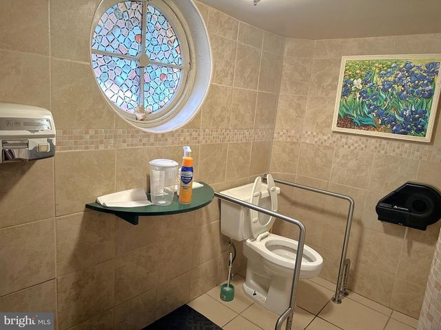 1542 N GILMOR ST, Baltimore, MD 21217