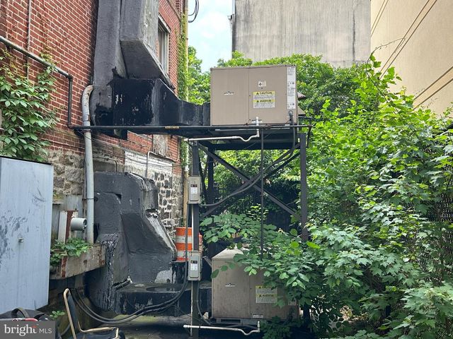 1542 N GILMOR ST, Baltimore, MD 21217