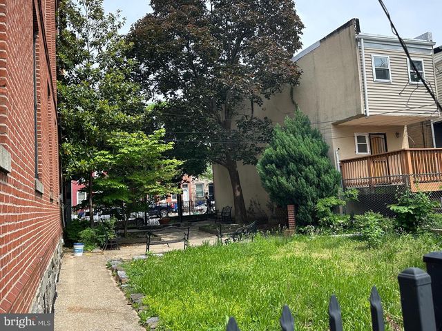 1542 N GILMOR ST, Baltimore, MD 21217