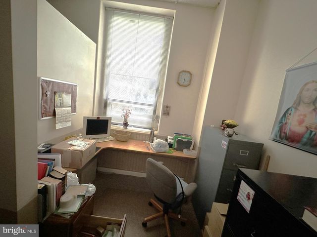 1542 N GILMOR ST, Baltimore, MD 21217