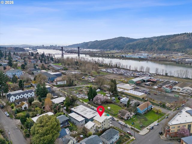 8527 N EDISON St, Portland, OR 97203