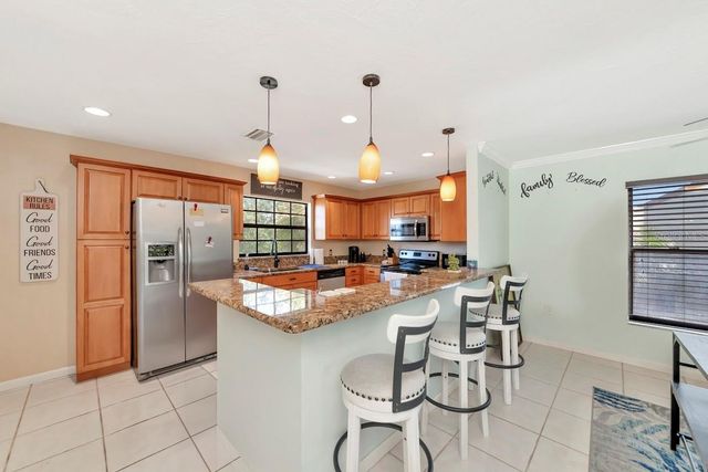 7517 34TH AVENUE W 6, Bradenton, FL 34209