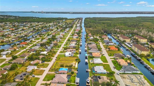 1936 Coral Point DR, Cape Coral, FL 33990