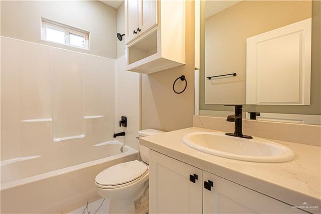 8813 Swan Lake Drive, Harlingen, TX 78550