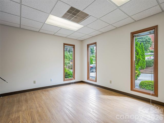 6 Brooklet Street, Asheville, NC 28801