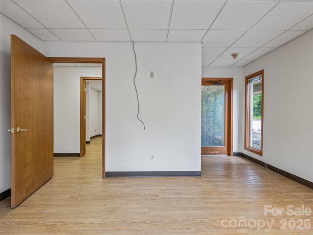 6 Brooklet Street, Asheville, NC 28801