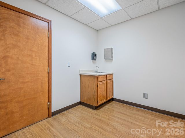 6 Brooklet Street, Asheville, NC 28801