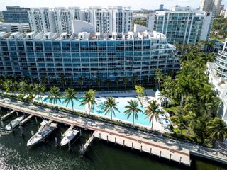 2950 NE 188th St 107, Aventura, FL 33180