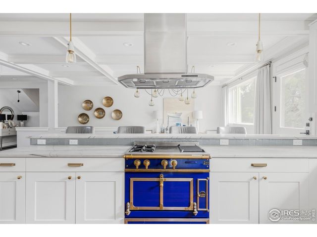 440 Christmas Tree Dr, Boulder, CO 80302