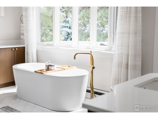 440 Christmas Tree Dr, Boulder, CO 80302