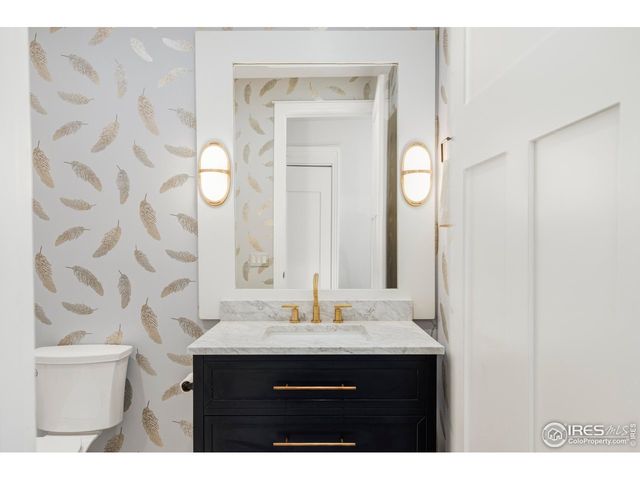 440 Christmas Tree Dr, Boulder, CO 80302