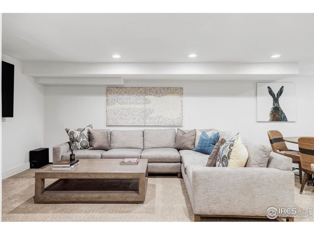 440 Christmas Tree Dr, Boulder, CO 80302