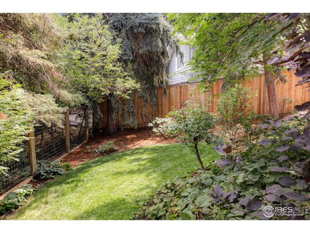 440 Christmas Tree Dr, Boulder, CO 80302