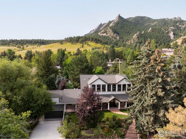 440 Christmas Tree Dr, Boulder, CO 80302