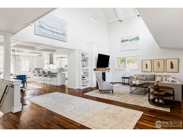 440 Christmas Tree Dr, Boulder, CO 80302