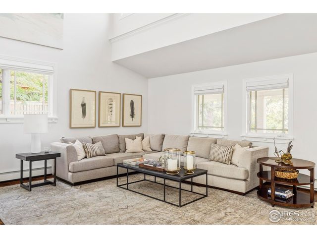 440 Christmas Tree Dr, Boulder, CO 80302