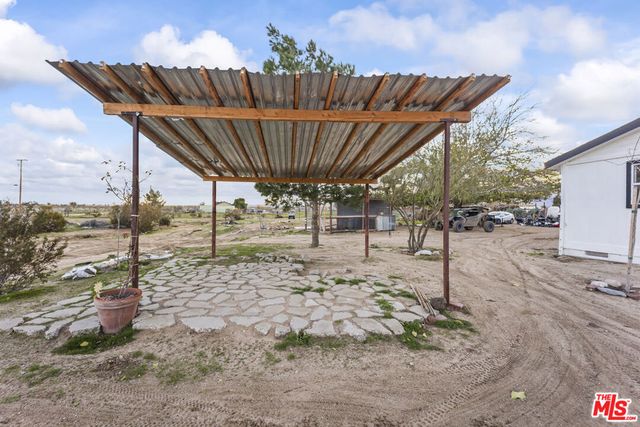 6677 Maricopa Road, Phelan, CA 92371