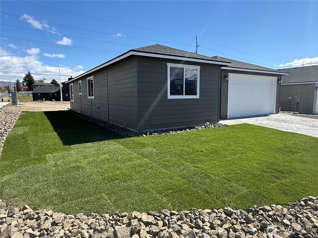 2484 Noah Street SE, East Wenatchee, WA 98802