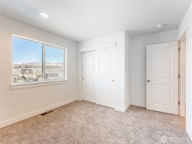 2484 Noah Street SE, East Wenatchee, WA 98802