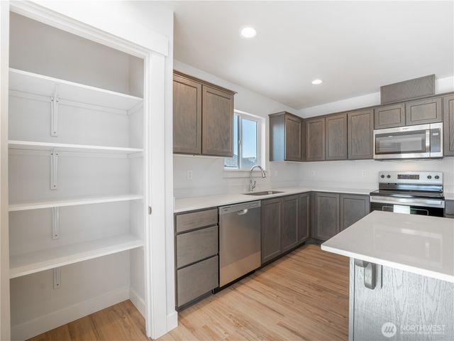 2484 Noah Street SE, East Wenatchee, WA 98802