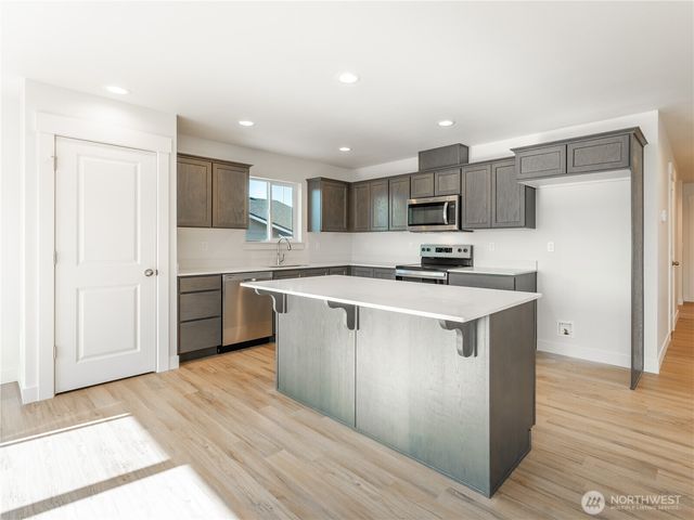 2484 Noah Street SE, East Wenatchee, WA 98802