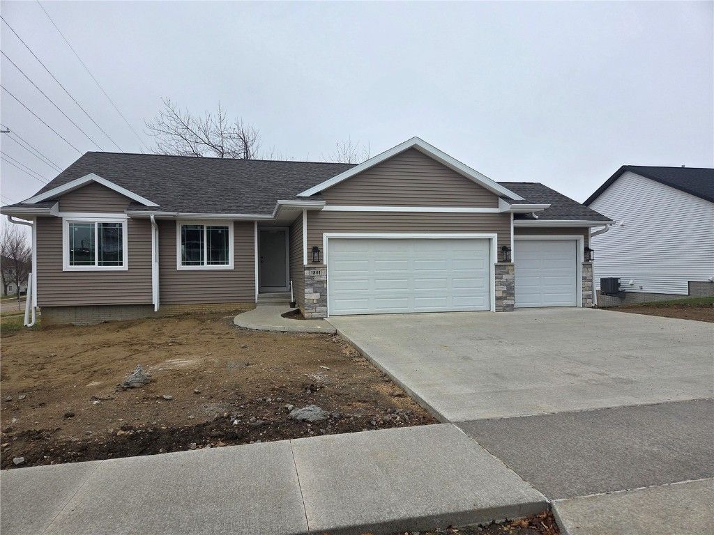 1801 Shady Grove Road SW, Cedar Rapids, IA 52404