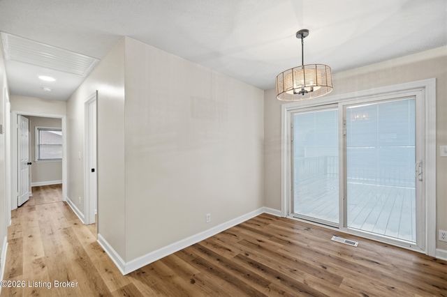 8314 St Armands Ct, Louisville, KY 40219