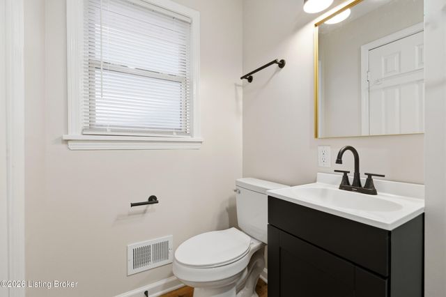 8314 St Armands Ct, Louisville, KY 40219