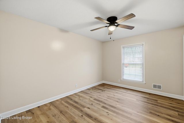 8314 St Armands Ct, Louisville, KY 40219