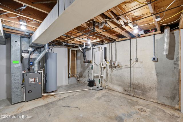 8314 St Armands Ct, Louisville, KY 40219