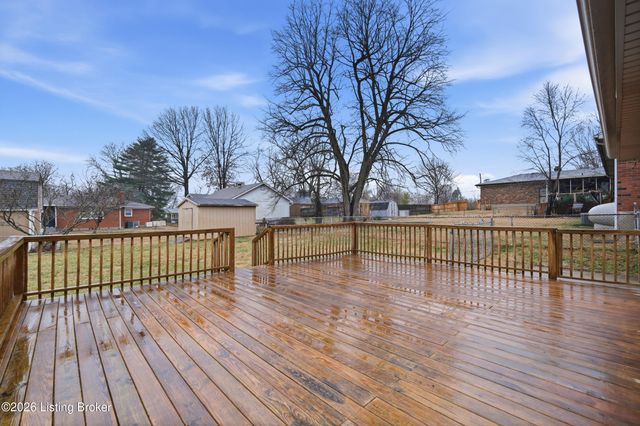 8314 St Armands Ct, Louisville, KY 40219