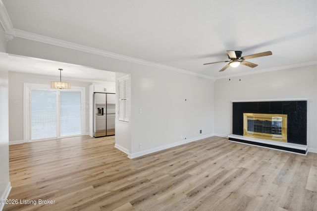 8314 St Armands Ct, Louisville, KY 40219