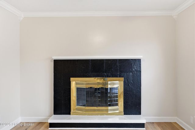 8314 St Armands Ct, Louisville, KY 40219