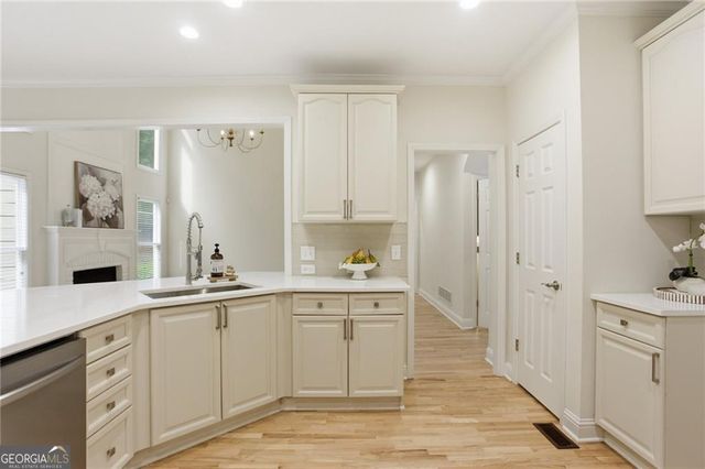 303 N River Laurel Way, Woodstock, GA 30188
