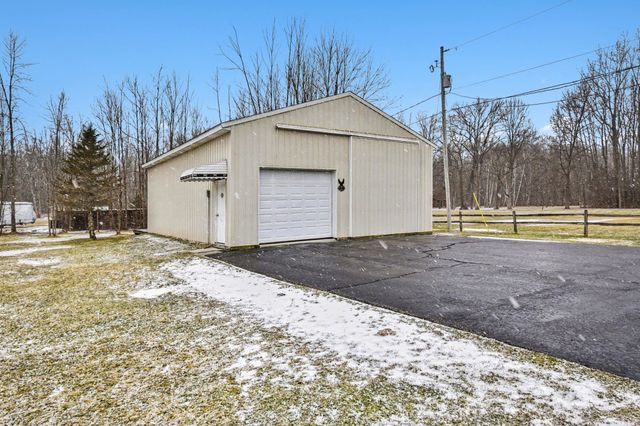 1526 E Miller Road, Midland, MI 48640