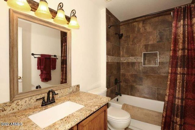 3409 E Menadota Drive, Phoenix, AZ 85050