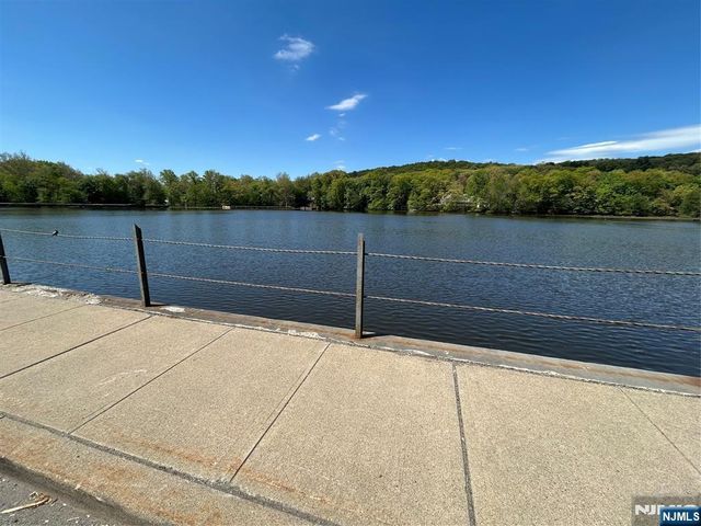 69 E Linda Vista Street, North Haledon, NJ 07508