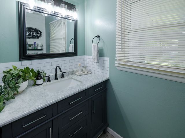1803 Greenview Avenue, Portage City, MI 49024