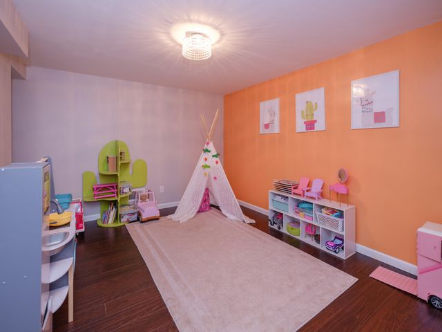 1803 Greenview Avenue, Portage City, MI 49024