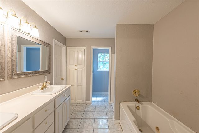 15337 Valley View Road, Fayetteville, AR 72704