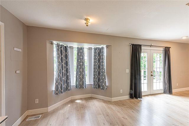 15337 Valley View Road, Fayetteville, AR 72704