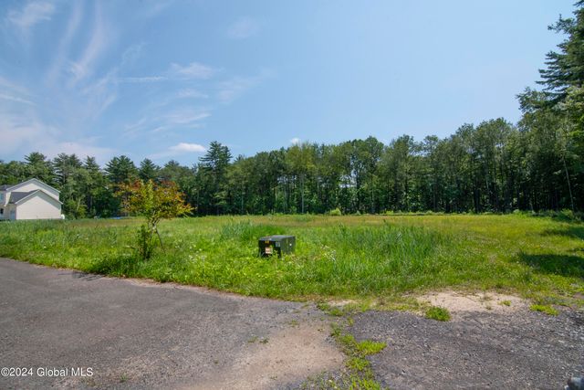 24 Locust Road, Malta, NY 12020