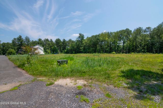 24 Locust Road, Malta, NY 12020