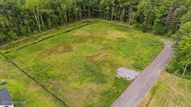 24 Locust Road, Malta, NY 12020