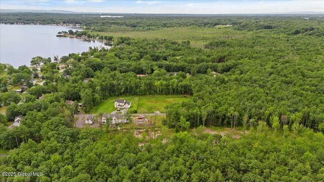 24 Locust Road, Malta, NY 12020