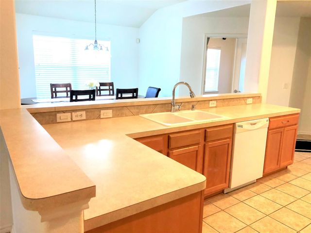 4611 Pin Oak Creek Lane, Kingwood, TX 77345